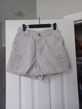 Ladies Light Gray Cargo Shorts (Size 6)